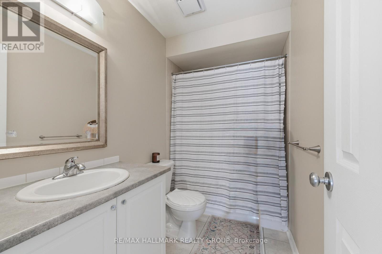 2208 Brockstone Crescent, Ottawa, ON - Indoor Photo Showing Bathroom