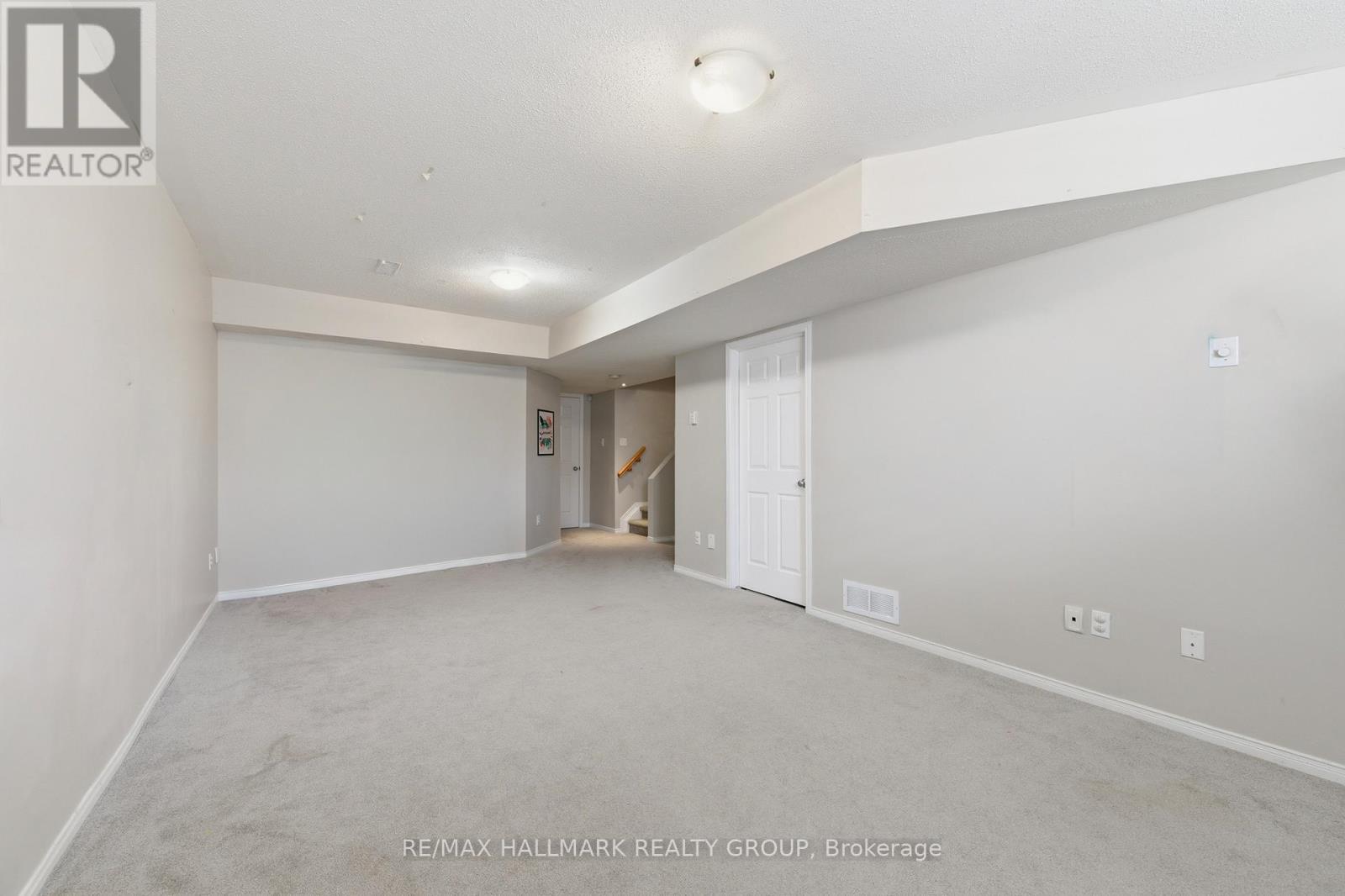 2208 Brockstone Crescent, Ottawa, ON - Indoor Photo Showing Other Room