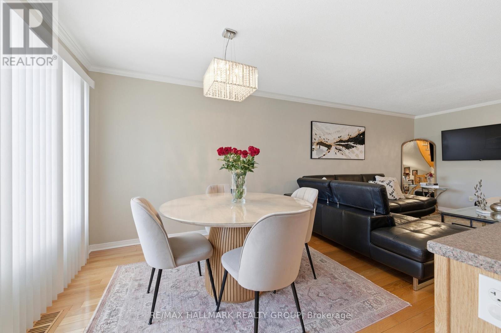 2208 Brockstone Crescent, Ottawa, ON - Indoor Photo Showing Dining Room