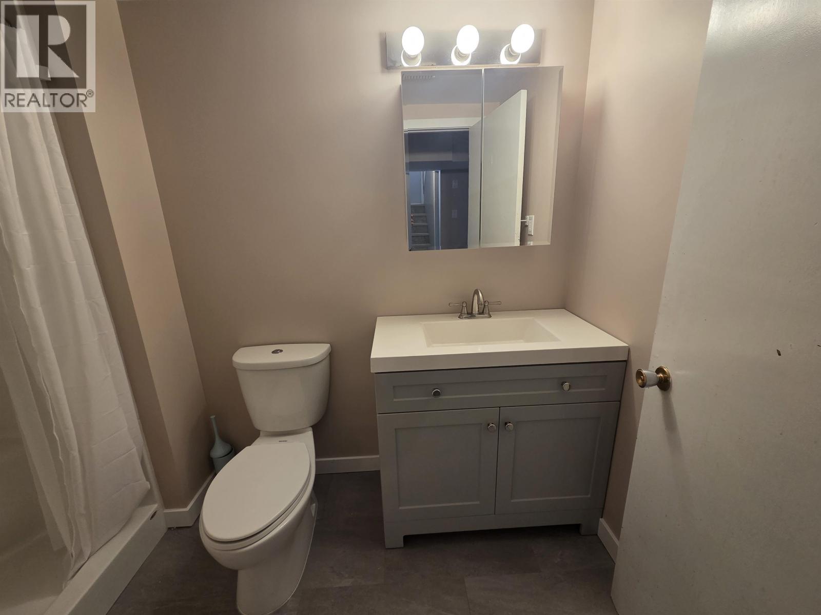 2784 Fairview Crescent, Prince George, BC - Indoor Photo Showing Bathroom