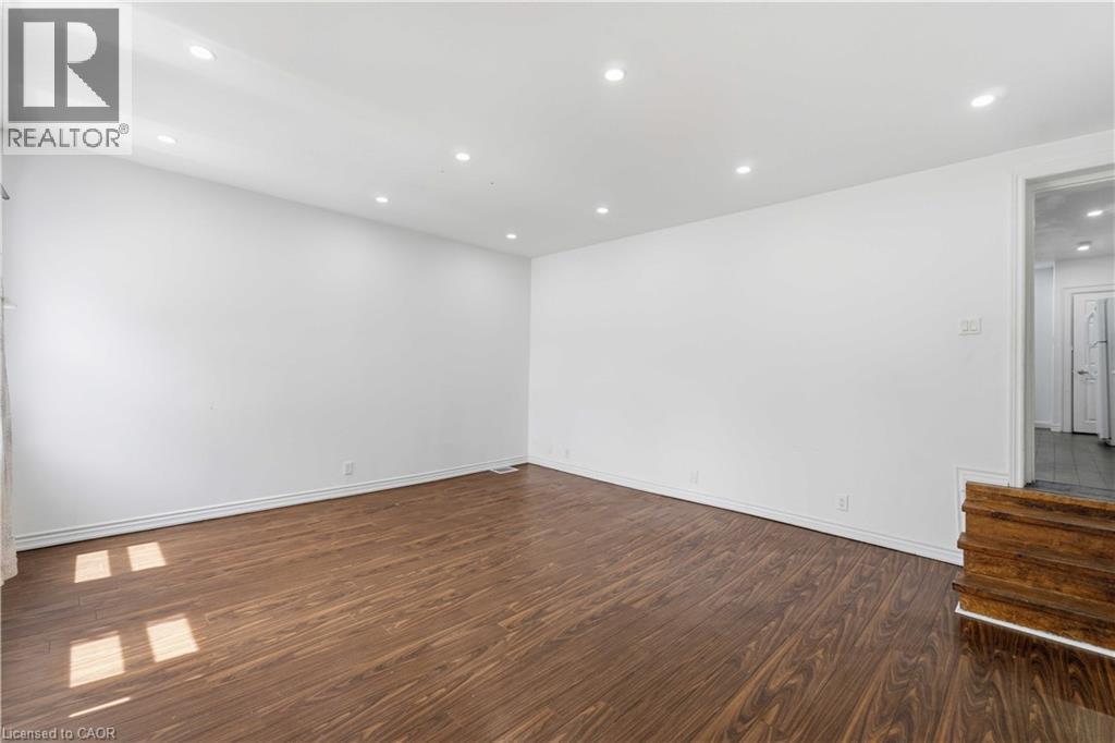 750 Barton Street E Unit# 3, Hamilton, ON - Indoor Photo Showing Other Room