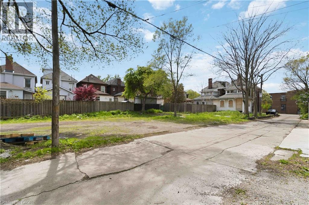 750 Barton Street E Unit# 3, Hamilton, ON - Outdoor