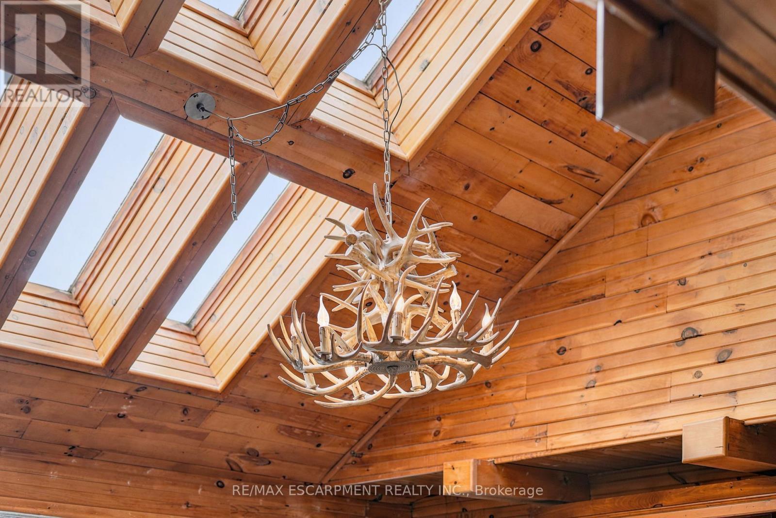 678 Chantler Road, Pelham, ON - Indoor Photo Showing Other Room