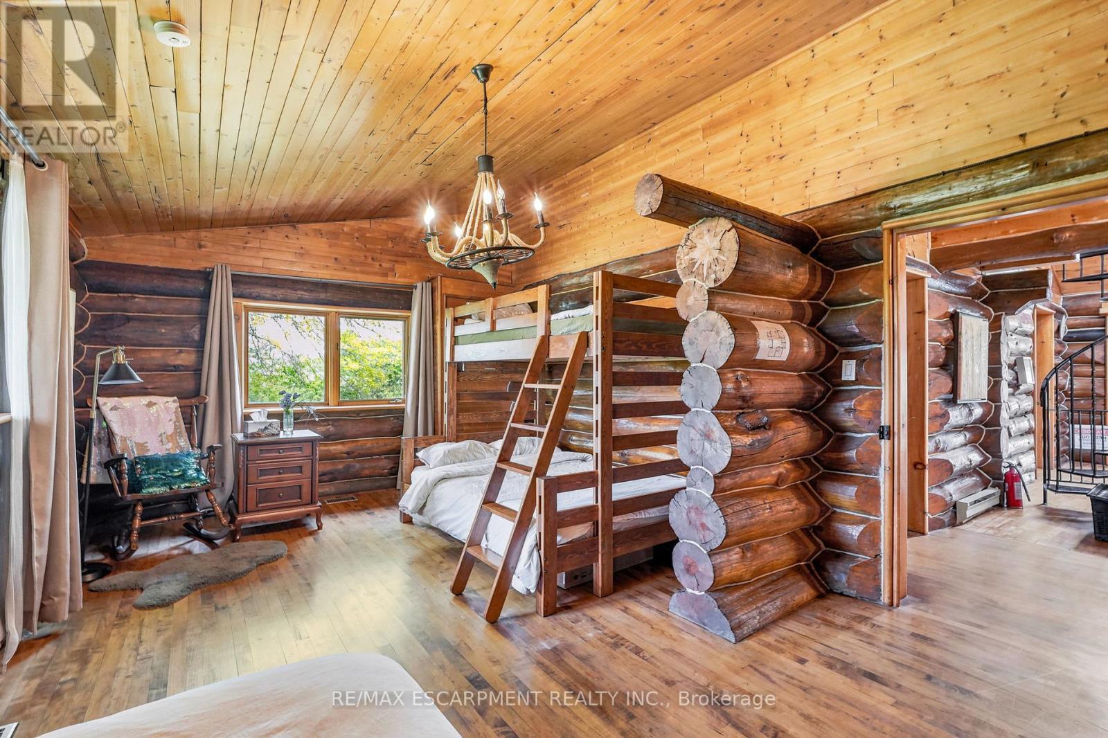 678 Chantler Road, Pelham, ON - Indoor