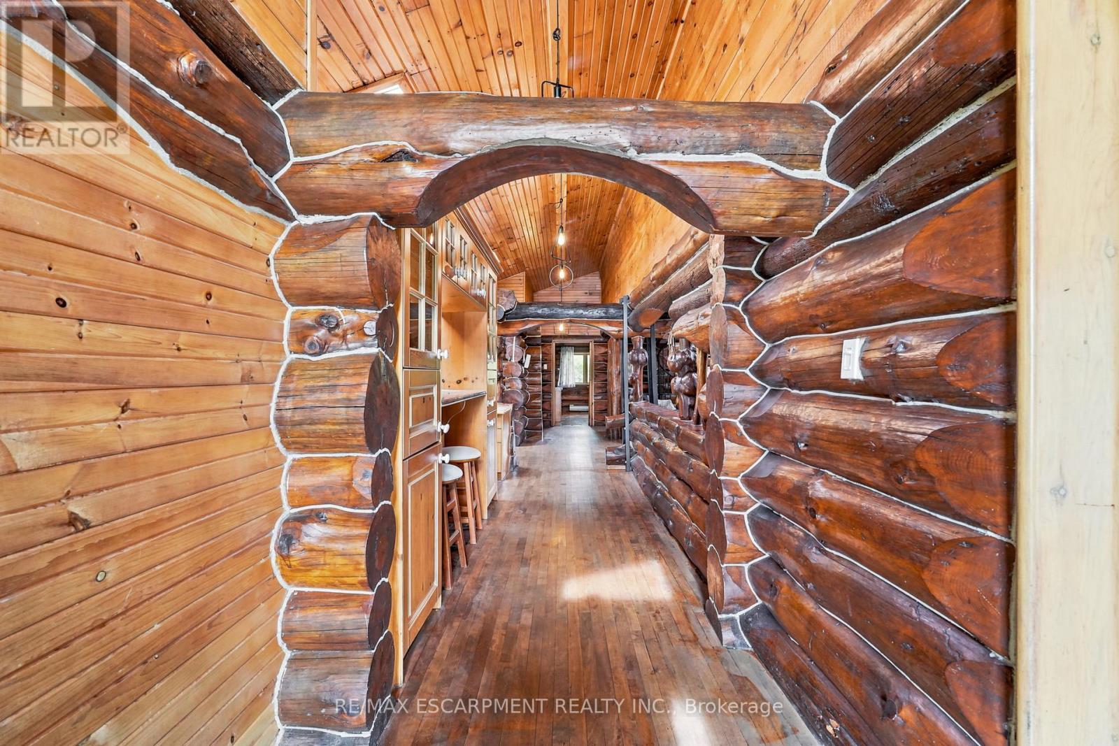678 Chantler Road, Pelham, ON - Indoor Photo Showing Other Room