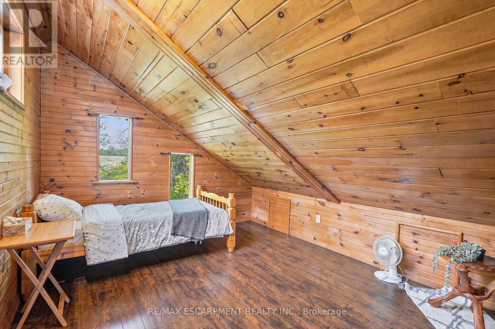 678 Chantler Road, Pelham, ON - Indoor Photo Showing Other Room