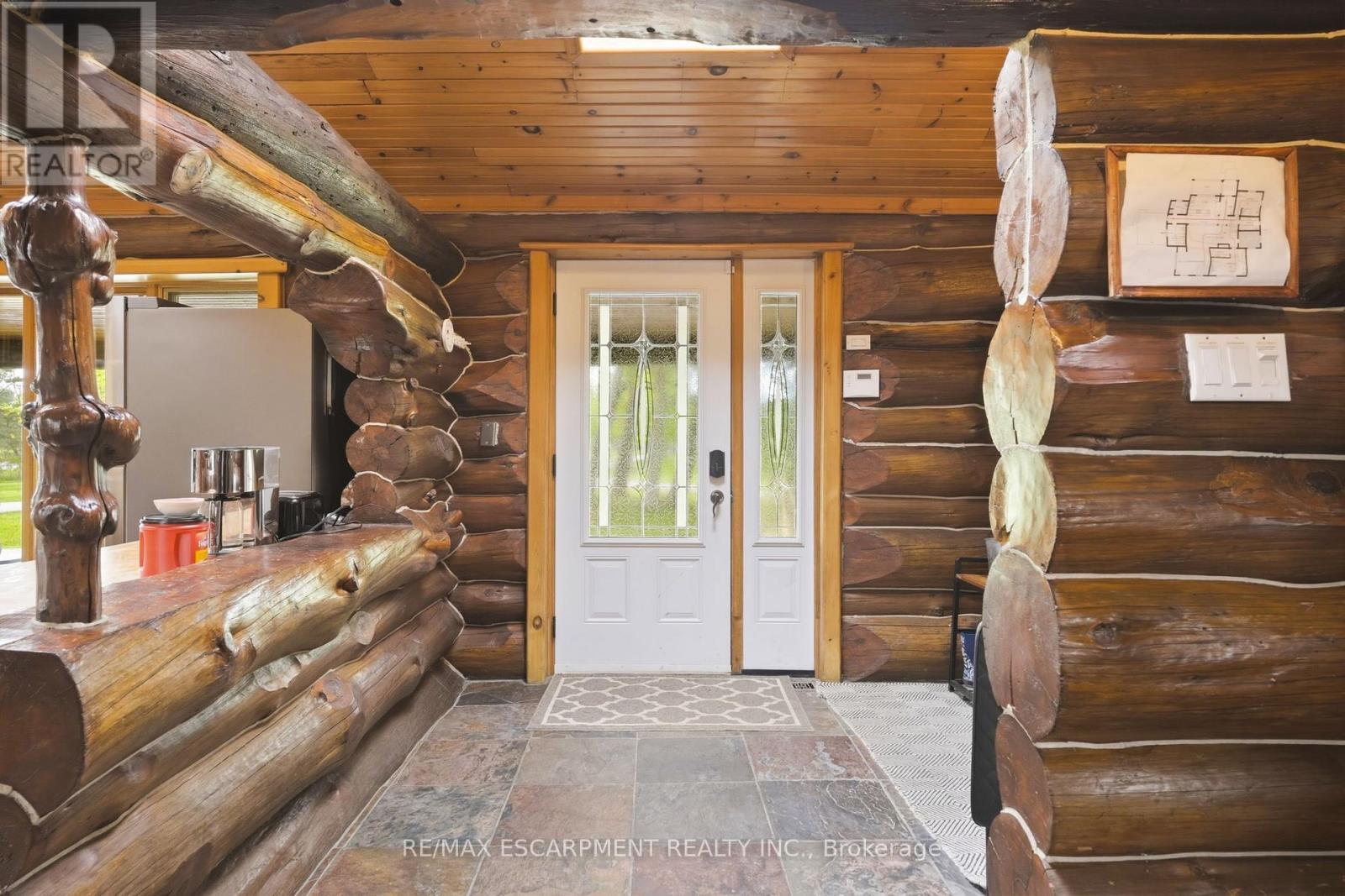 678 Chantler Road, Pelham, ON - Indoor Photo Showing Other Room