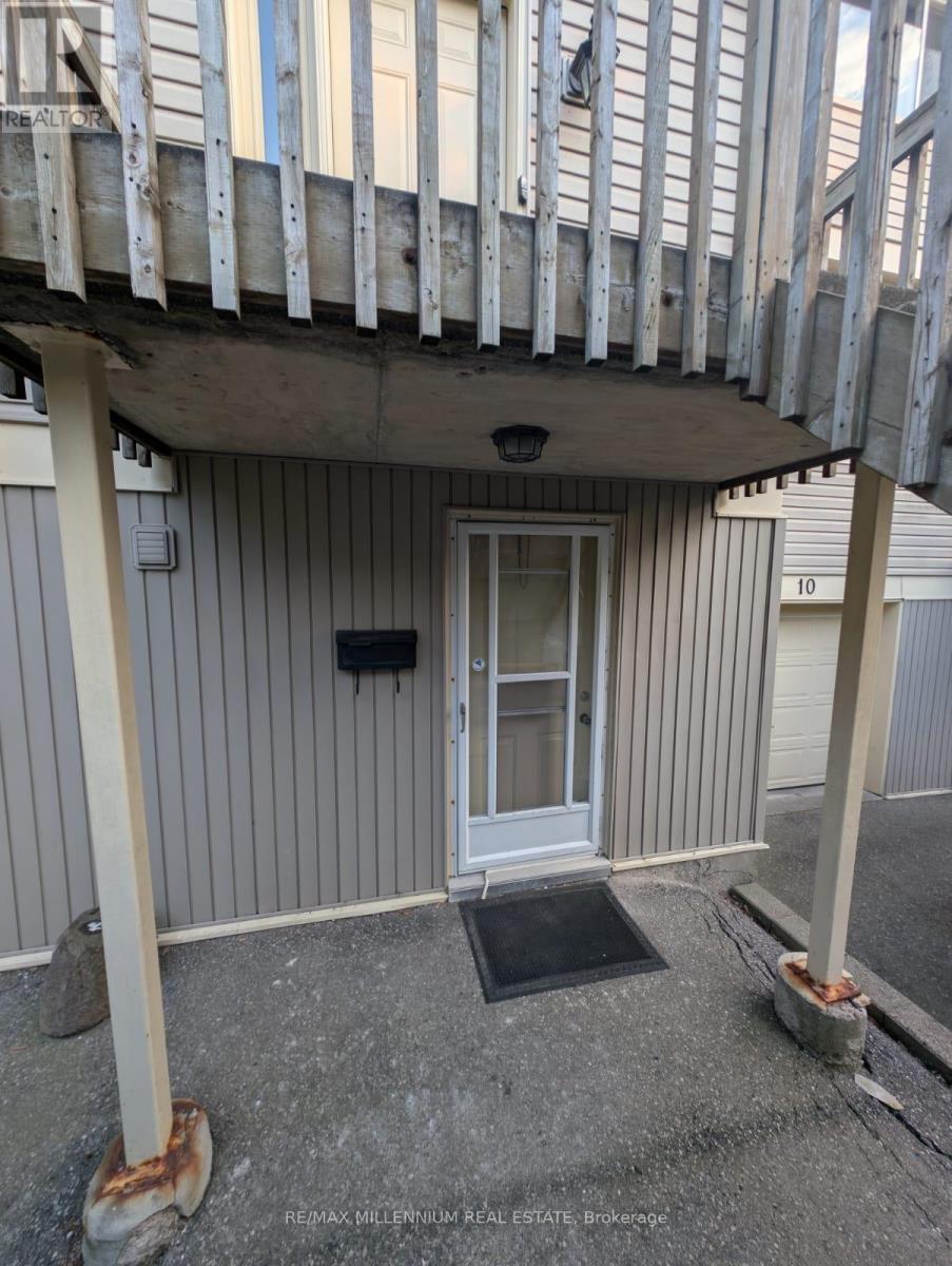 9 - 30 Green Valley Drive, Kitchener, ON - Outdoor