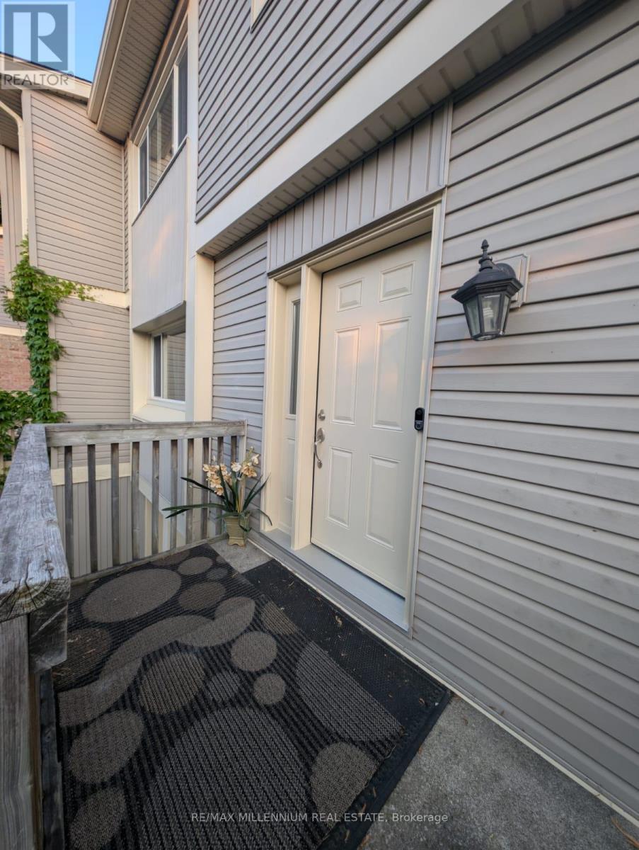 9 - 30 Green Valley Drive, Kitchener, ON - Outdoor With Exterior