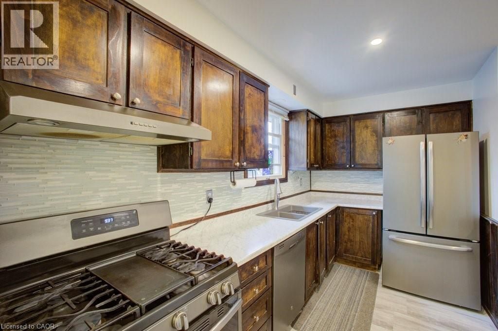 44 Madison Avenue, Orangeville, ON - Indoor Photo Showing Kitchen With Double Sink