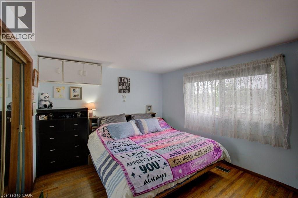 44 Madison Avenue, Orangeville, ON - Indoor Photo Showing Bedroom