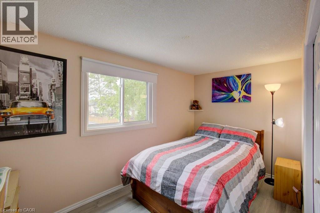 44 Madison Avenue, Orangeville, ON - Indoor Photo Showing Bedroom