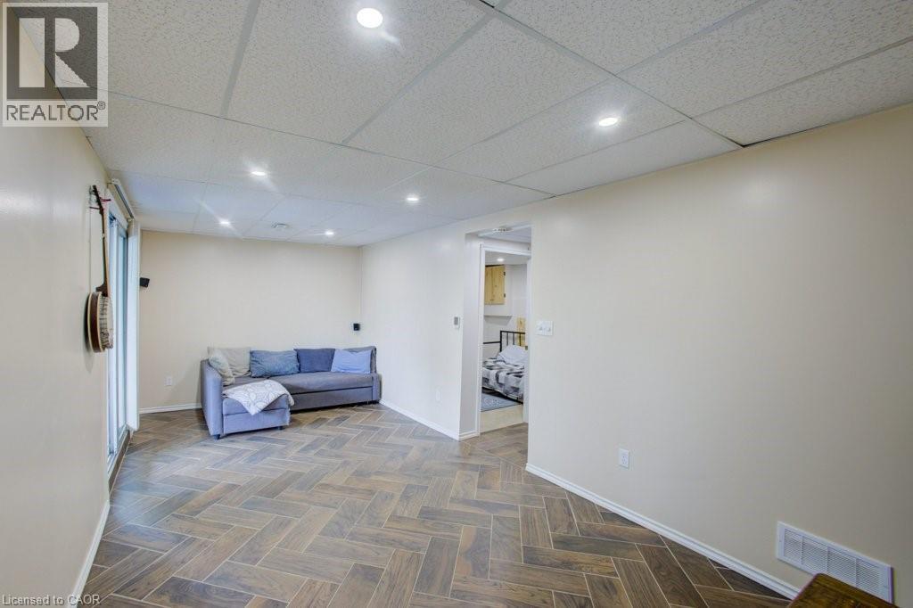 44 Madison Avenue, Orangeville, ON - Indoor