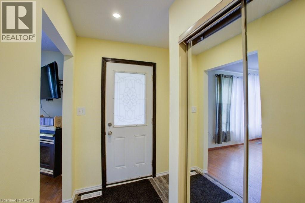 44 Madison Avenue, Orangeville, ON - Indoor Photo Showing Other Room