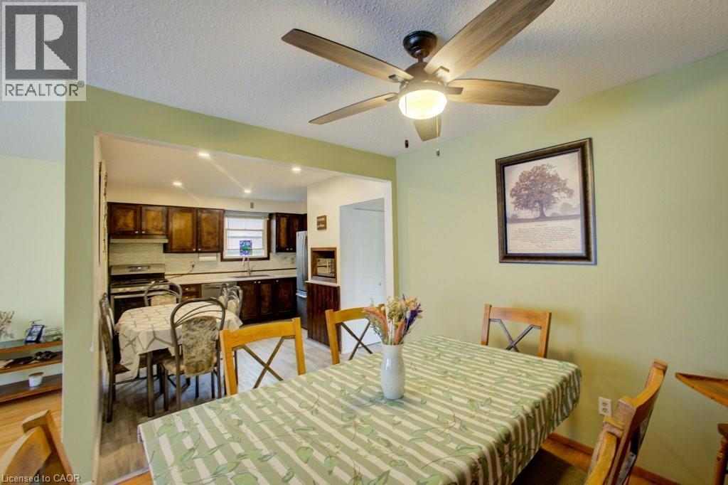 44 Madison Avenue, Orangeville, ON - Indoor Photo Showing Dining Room