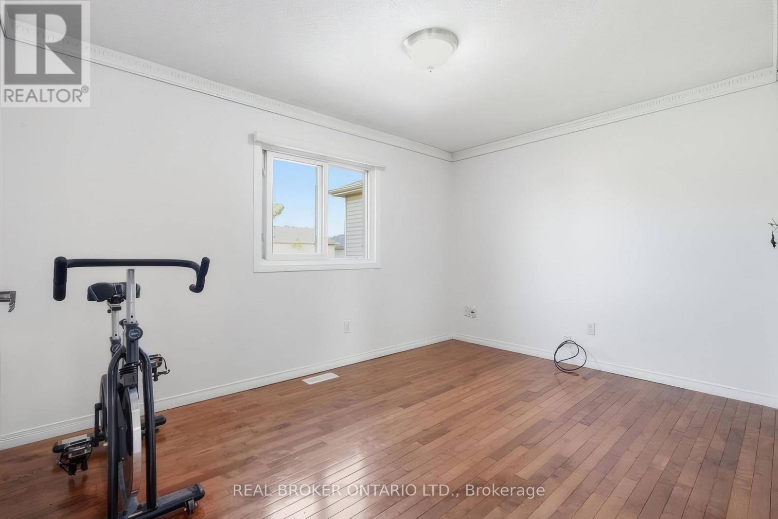 1089 Copper Leaf Crescent, Kitchener, ON - Indoor Photo Showing Gym Room