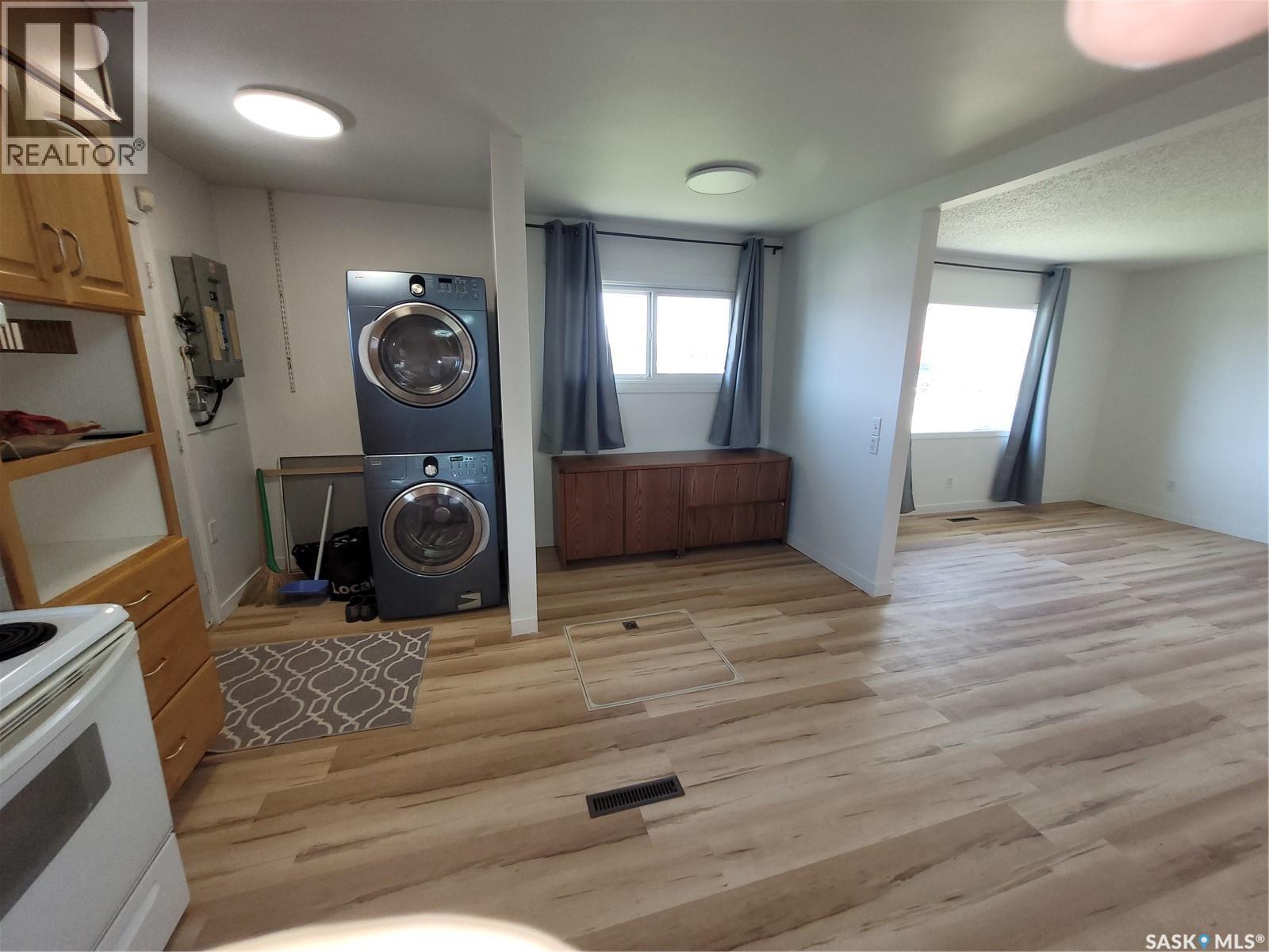 1210 P Avenue N, Saskatoon, SK - Indoor Photo Showing Kitchen