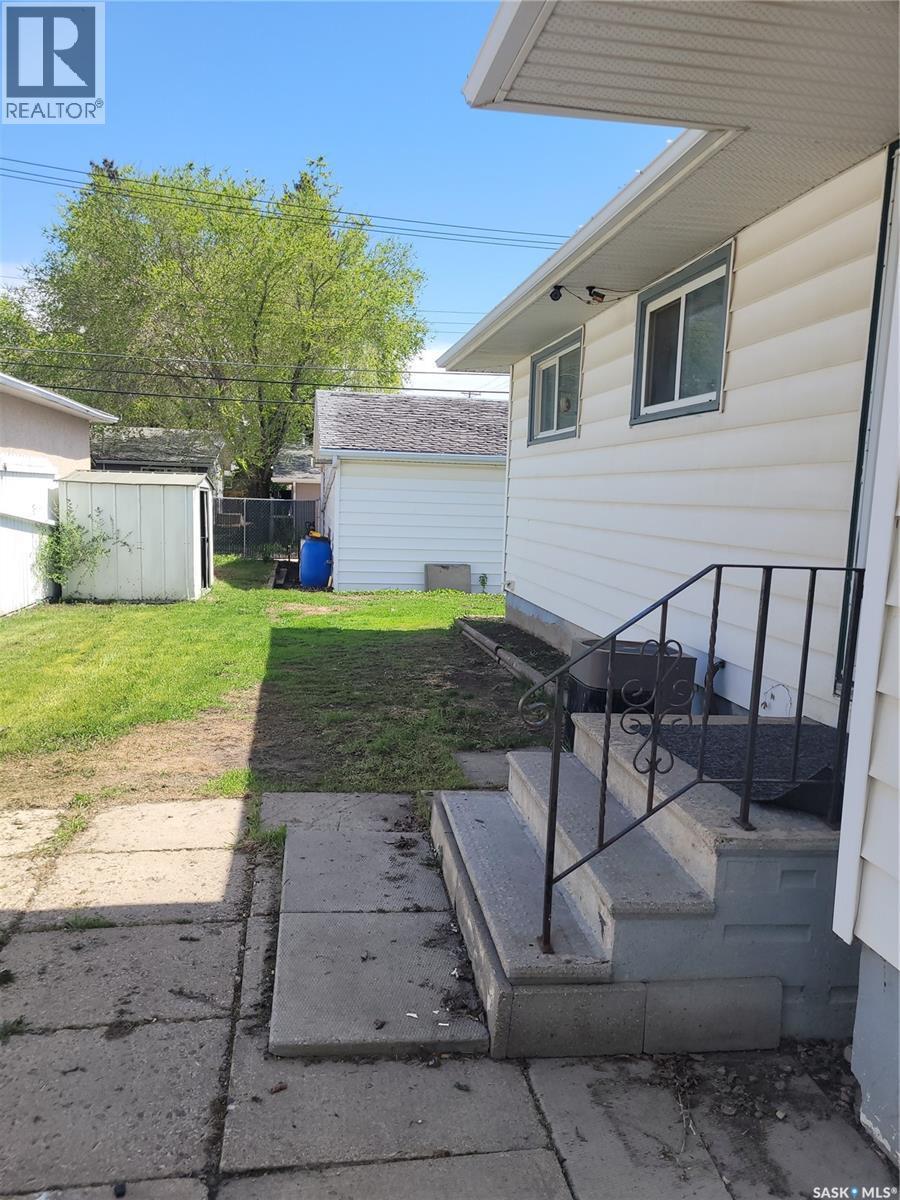 1210 P Avenue N, Saskatoon, SK - Outdoor With Exterior