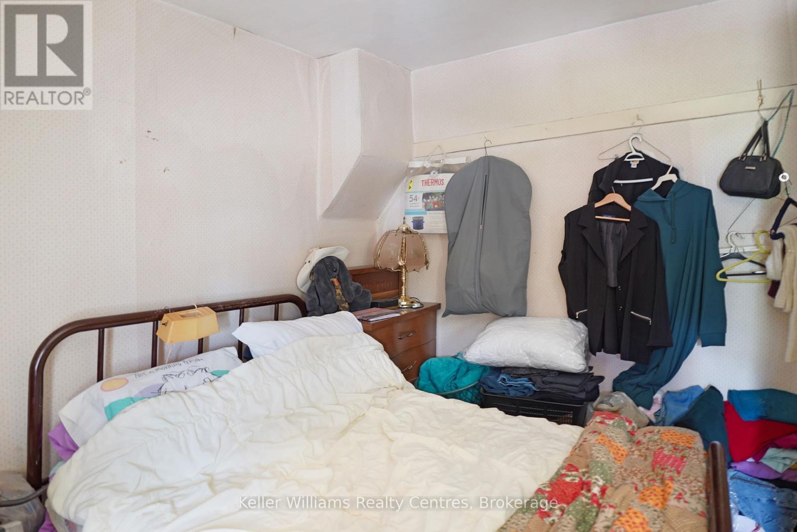 580307 Sideroad 60, Chatsworth, ON - Indoor Photo Showing Bedroom
