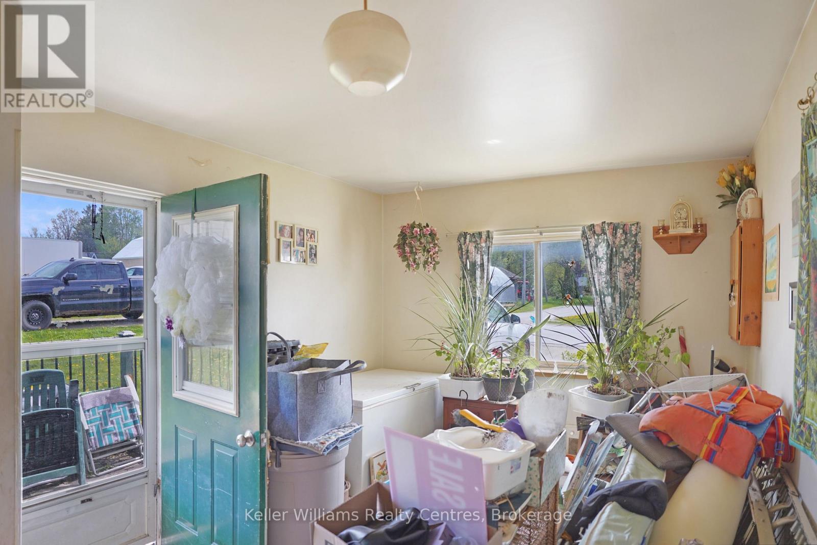 580307 Sideroad 60, Chatsworth, ON - Indoor Photo Showing Laundry Room