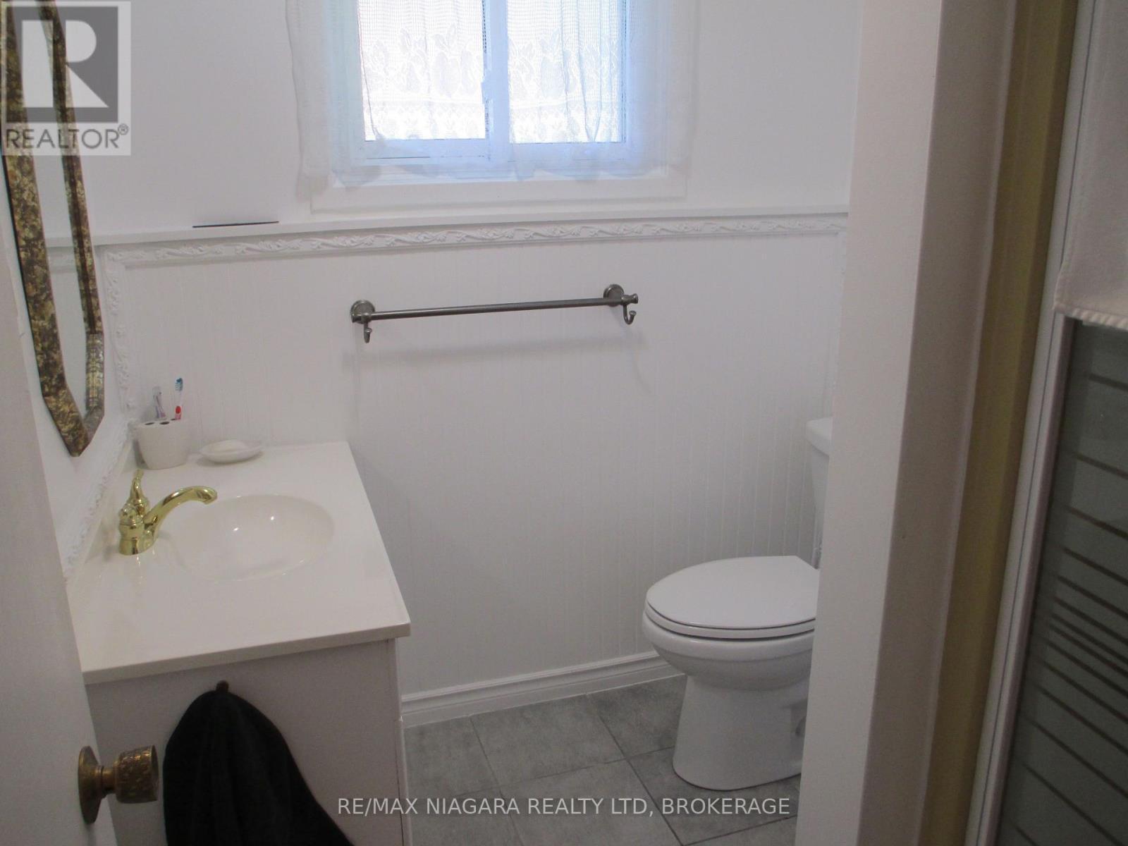 LOWER 3 PIECE BATHROOM - 1452 Garrison Road, Fort Erie (Crescent Park), ON - Indoor Photo Showing Bathroom