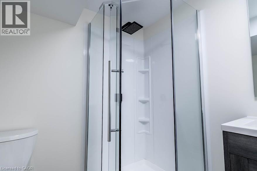 261 Scott Street Unit# B, St. Catharines, ON - Indoor Photo Showing Bathroom