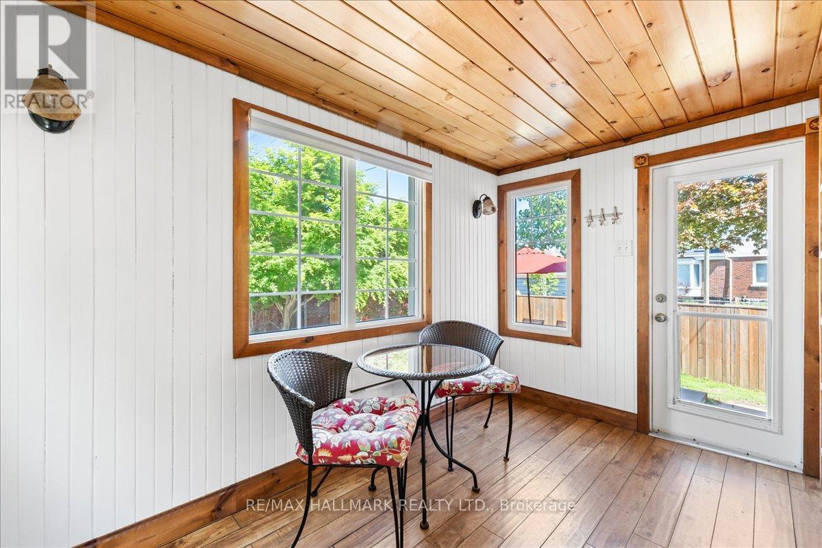 62 Tuxedo Avenue S, Hamilton, ON - With Deck Patio Veranda With Exterior