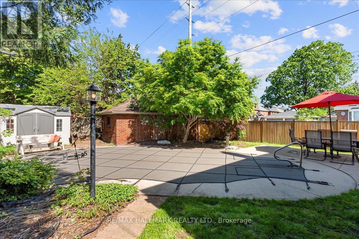 62 Tuxedo Avenue S, Hamilton, ON - Outdoor With In Ground Pool With Backyard
