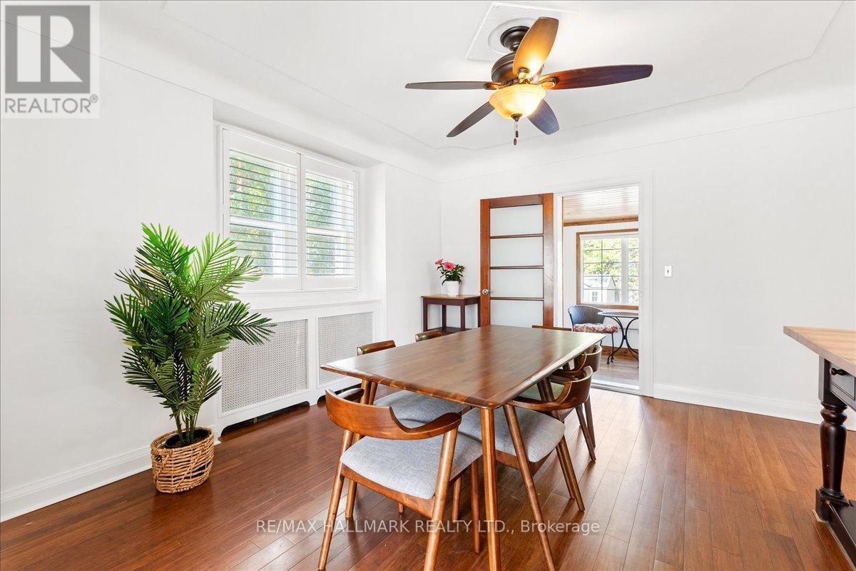 62 Tuxedo Avenue S, Hamilton, ON - Indoor Photo Showing Dining Room