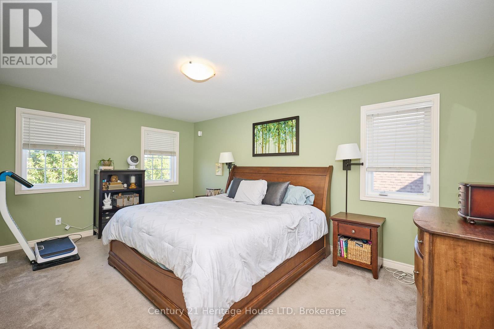4 Arlene Street, St. Catharines (Rykert/Vansickle), ON - Indoor Photo Showing Bedroom