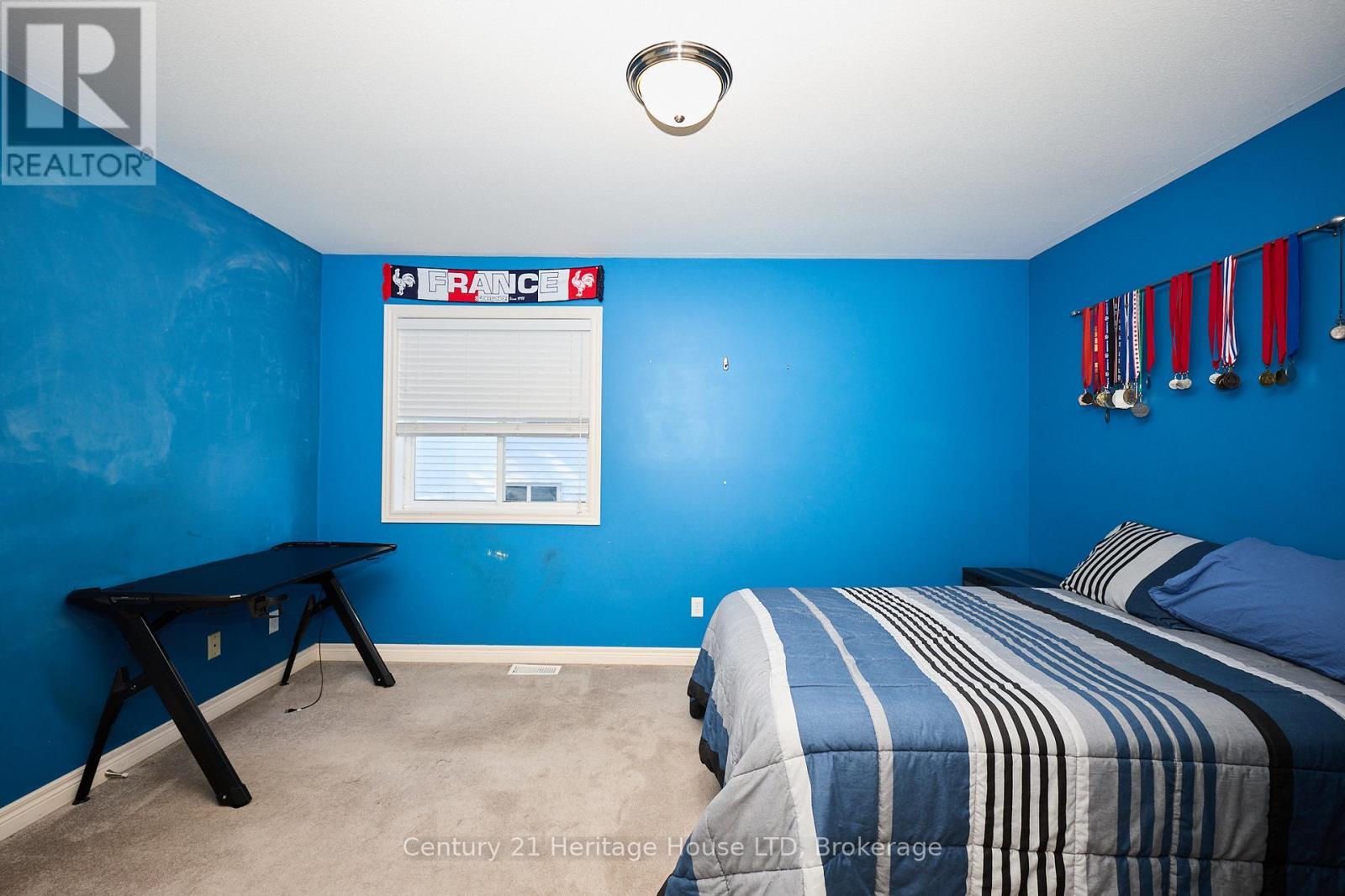4 Arlene Street, St. Catharines (Rykert/Vansickle), ON - Indoor Photo Showing Bedroom