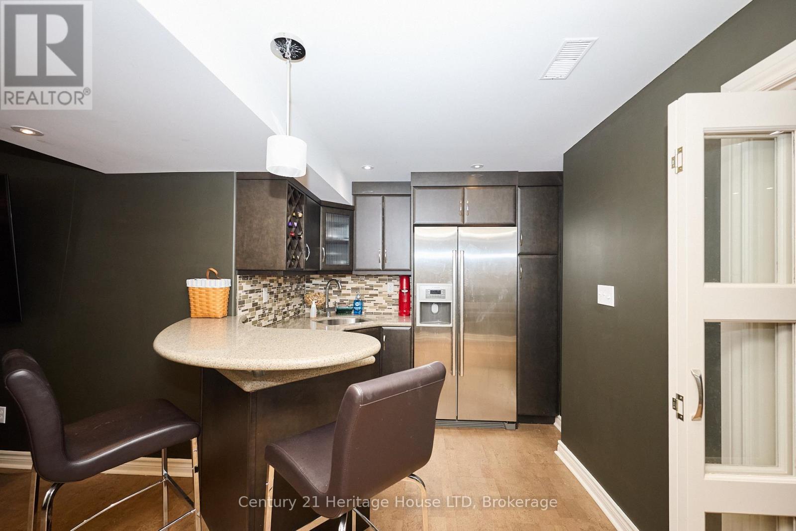 4 Arlene Street, St. Catharines (Rykert/Vansickle), ON - Indoor