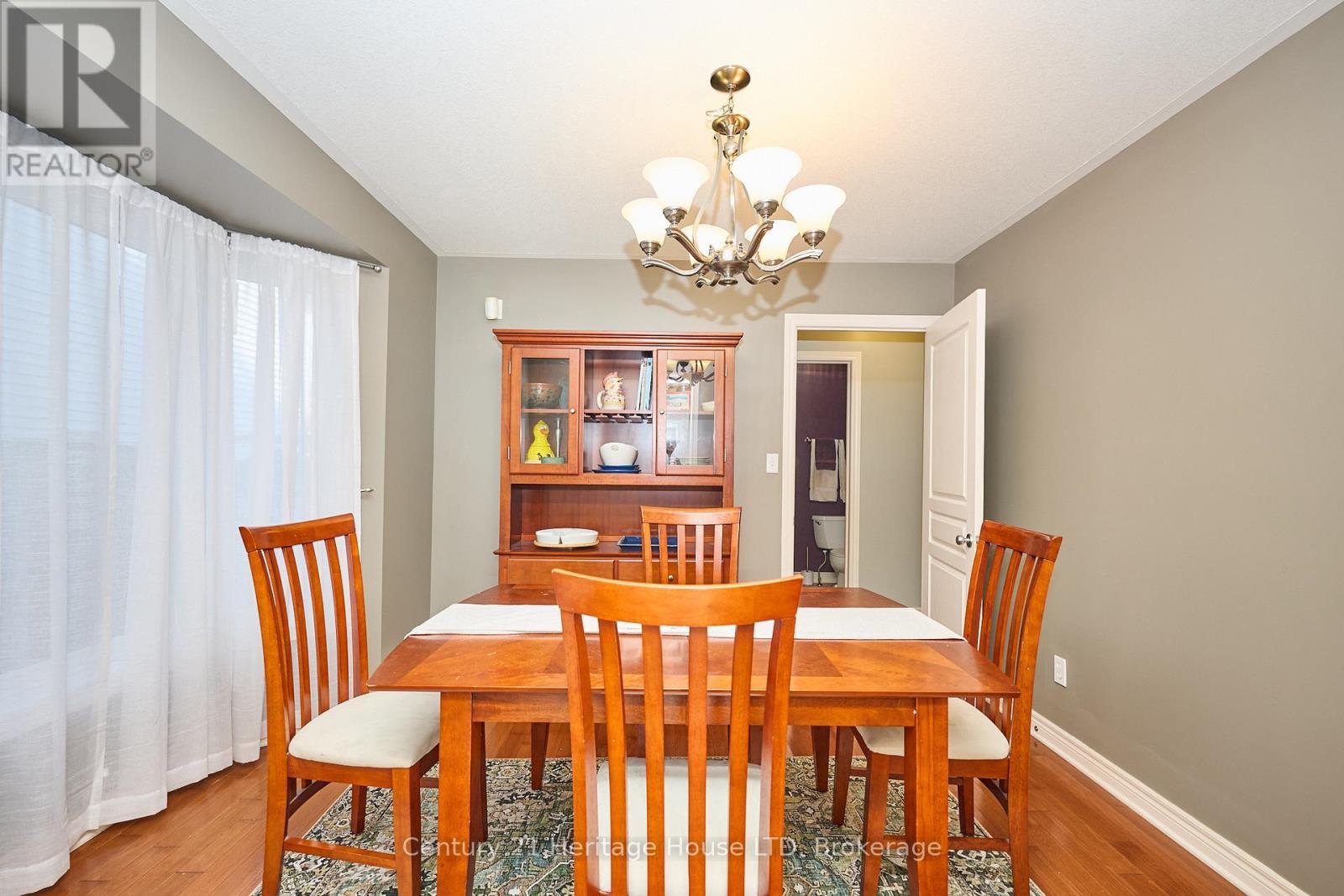 4 Arlene Street, St. Catharines (Rykert/Vansickle), ON - Indoor Photo Showing Dining Room
