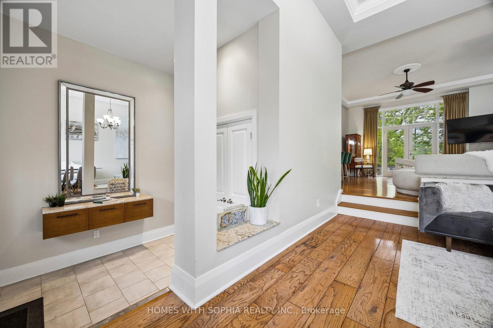 Foyer - 162 Glenvale Boulevard, Toronto, ON - Indoor Photo Showing Bedroom