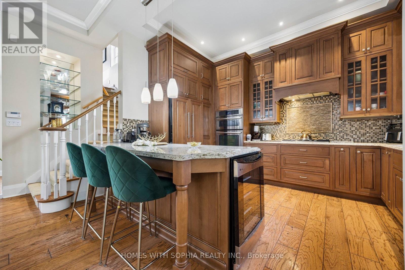 Kitchen - 162 Glenvale Boulevard, Toronto, ON - Indoor Photo Showing Kitchen With Upgraded Kitchen