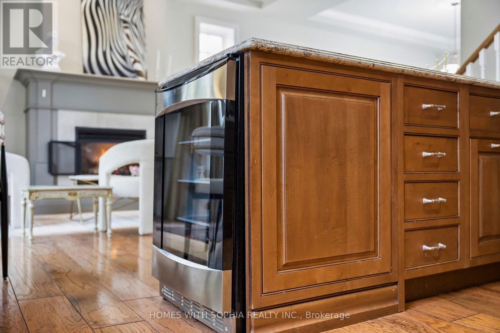 Integrated Beverage Fridge - 162 Glenvale Boulevard, Toronto, ON - Indoor