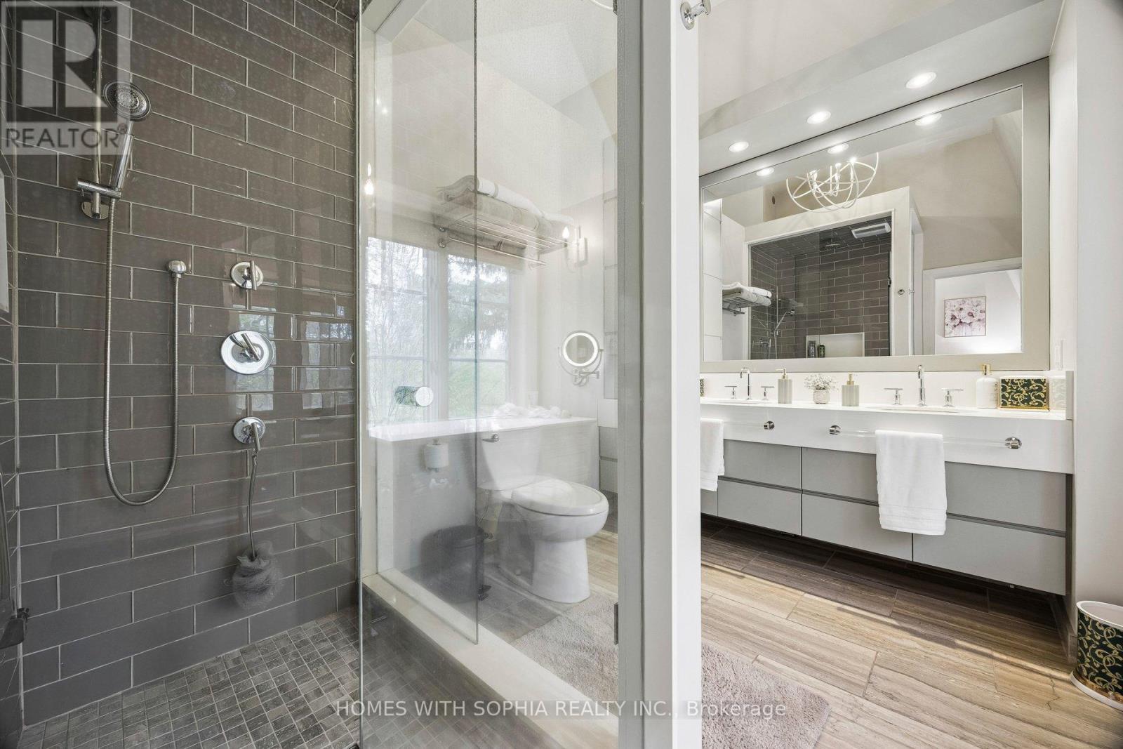 Primary bedroom Ensuite - 162 Glenvale Boulevard, Toronto, ON - Indoor Photo Showing Bathroom
