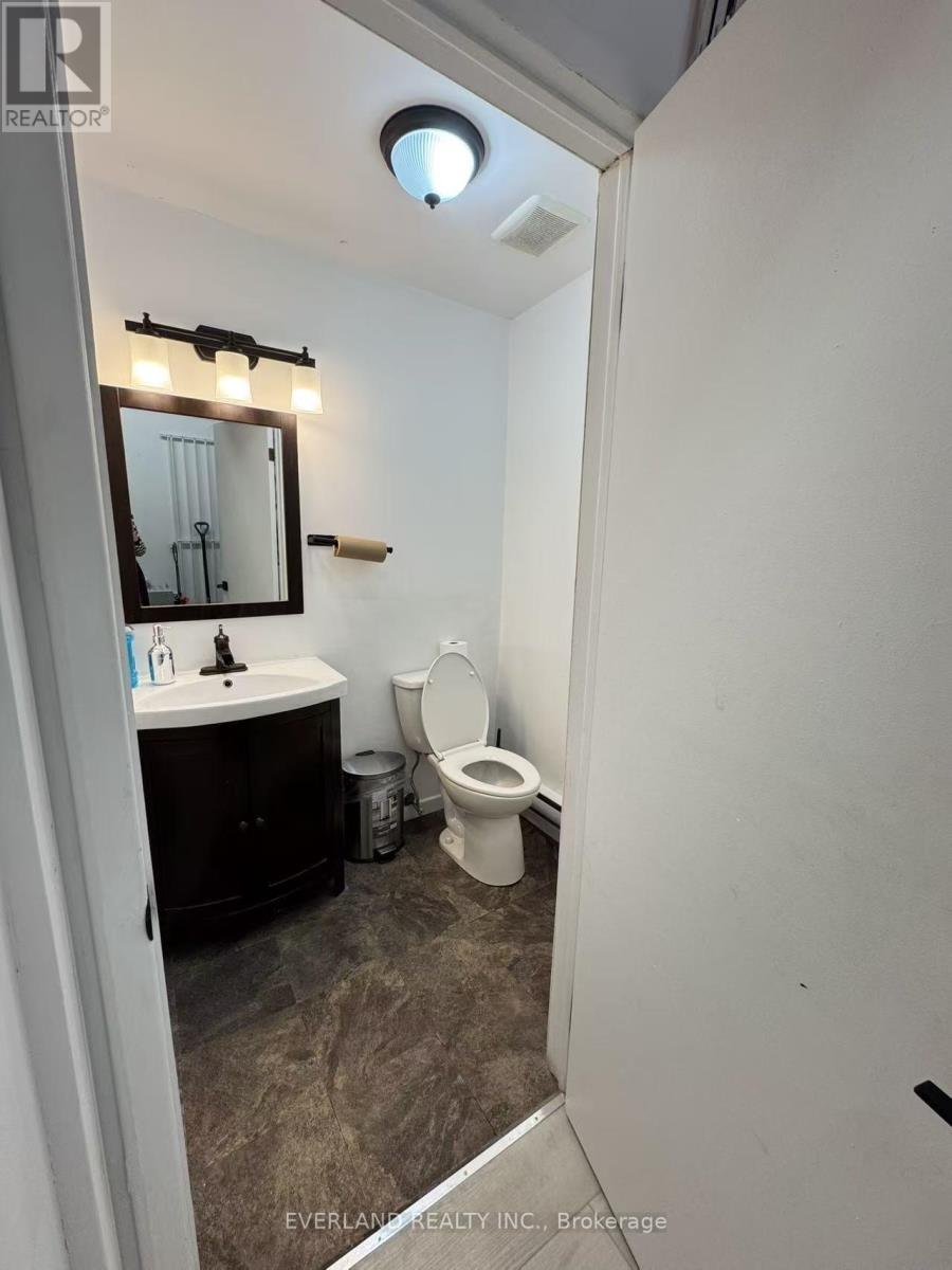 2515 Yonge Street, Toronto, ON