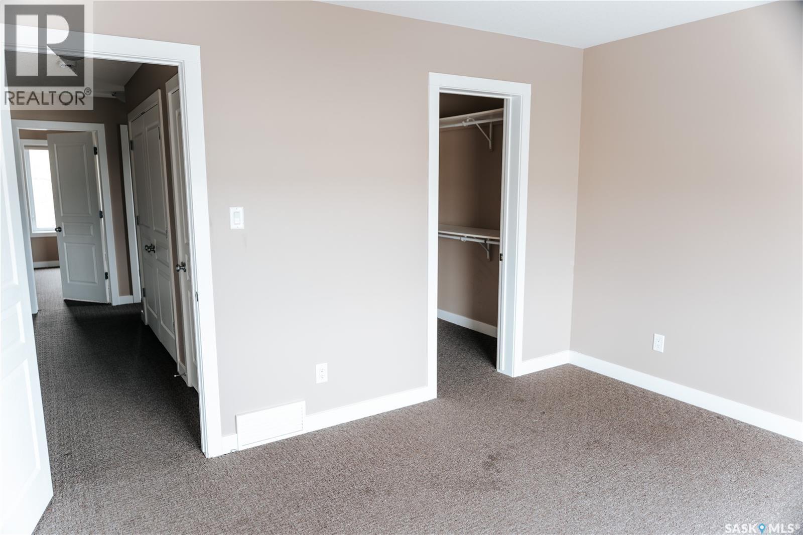 145 Mcintyre Street N, Regina, SK - Indoor Photo Showing Other Room