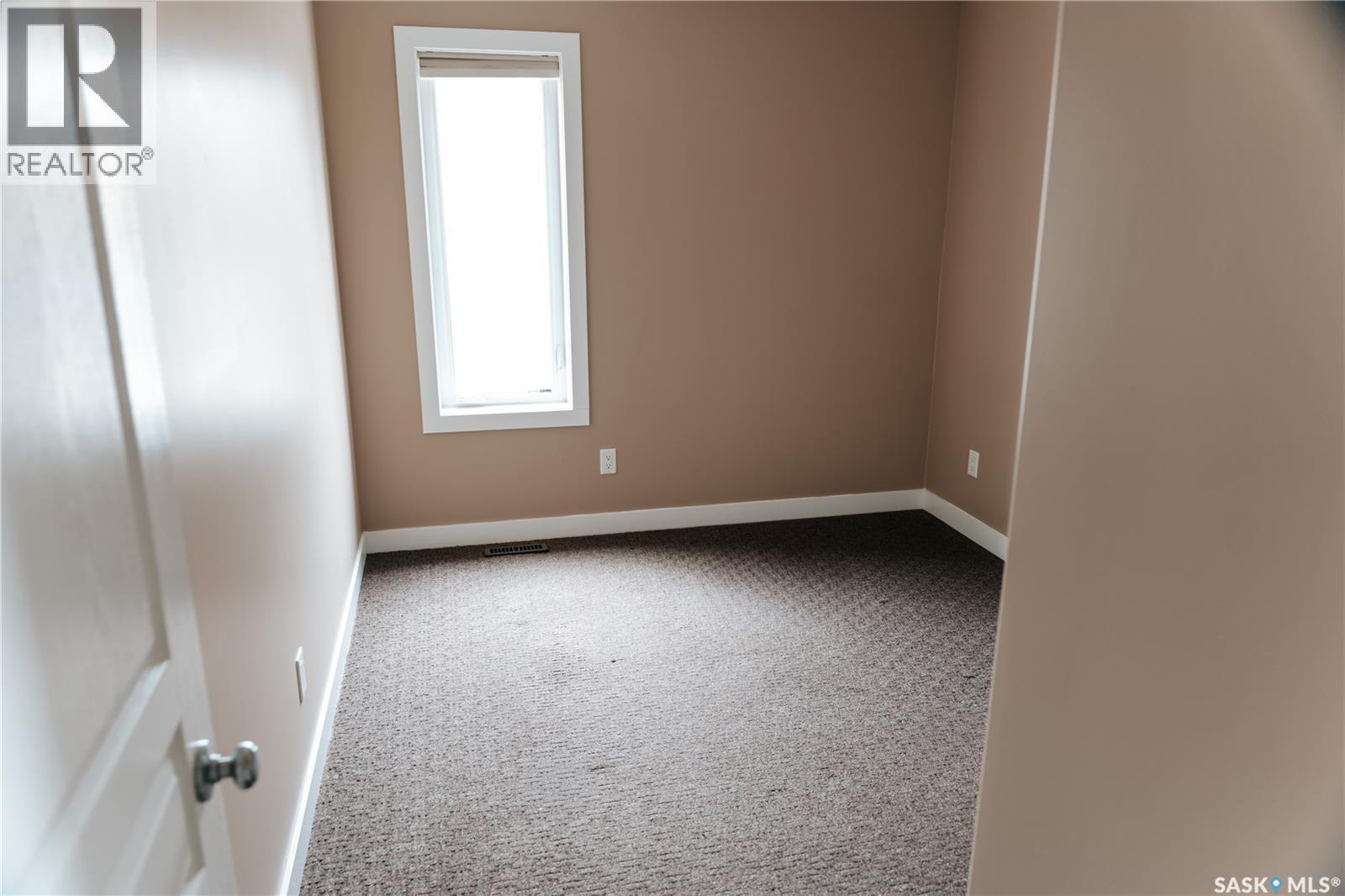 145 Mcintyre Street N, Regina, SK - Indoor Photo Showing Other Room