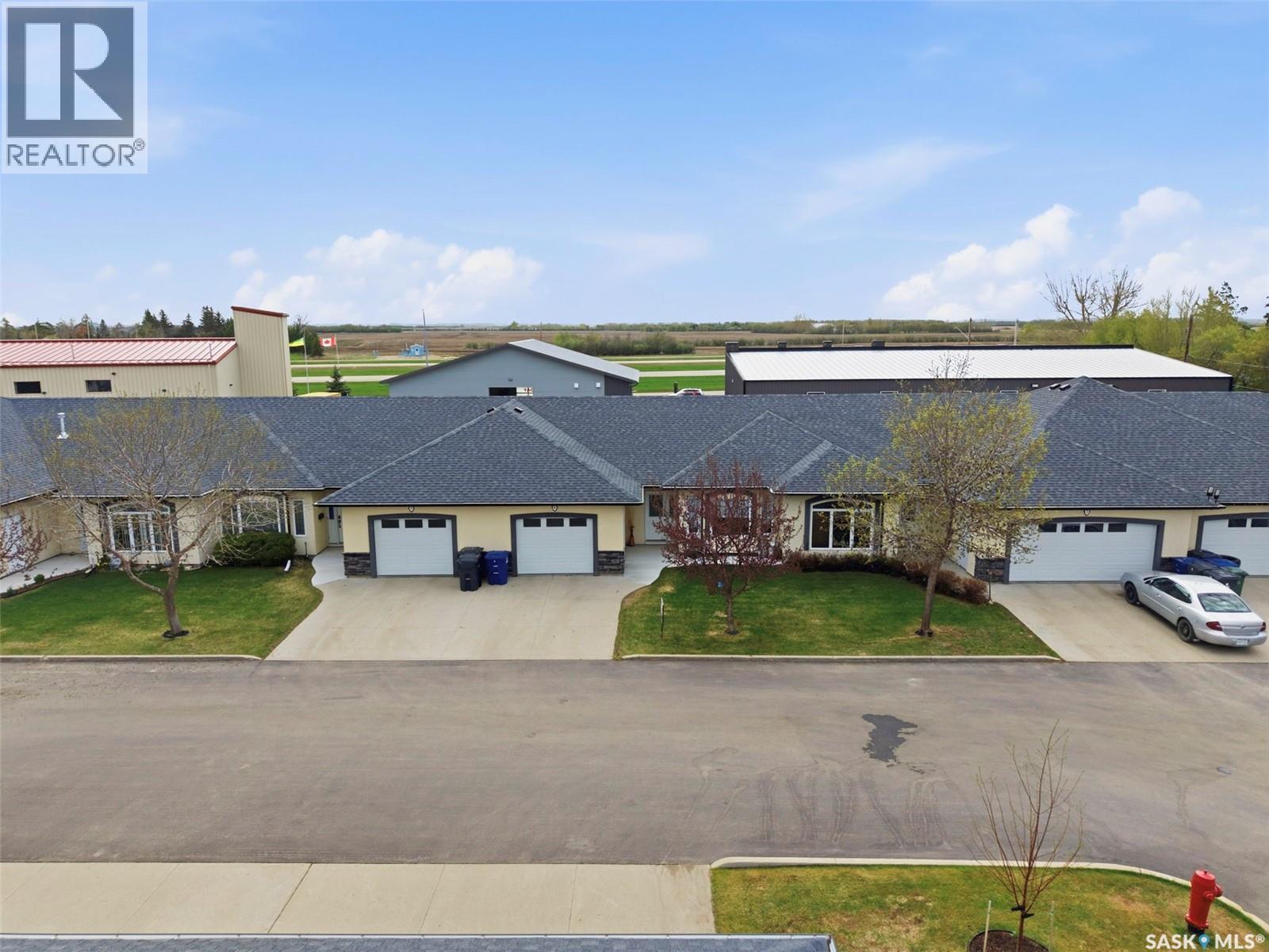 8 320 3Rd Street, Osler, SK - Outdoor