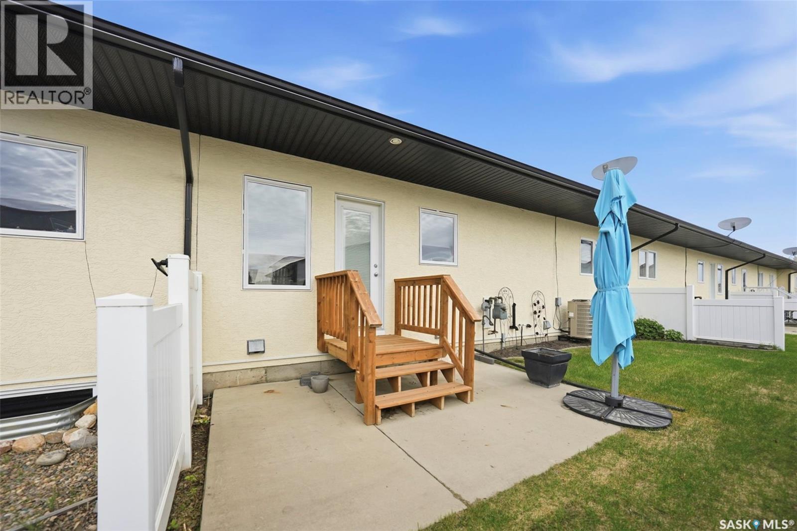 8 320 3Rd Street, Osler, SK - Outdoor With Exterior