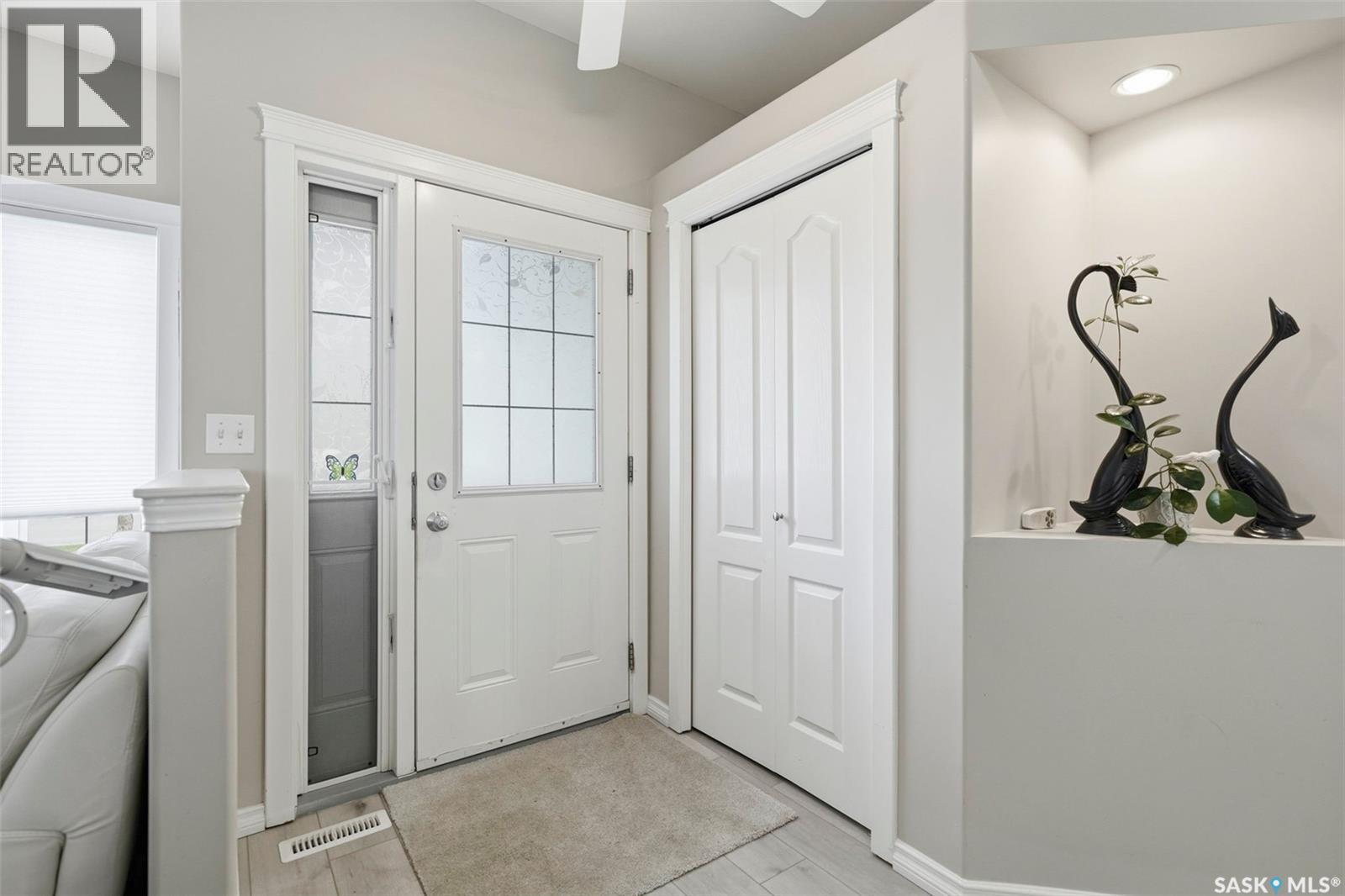 8 320 3Rd Street, Osler, SK - Indoor Photo Showing Other Room