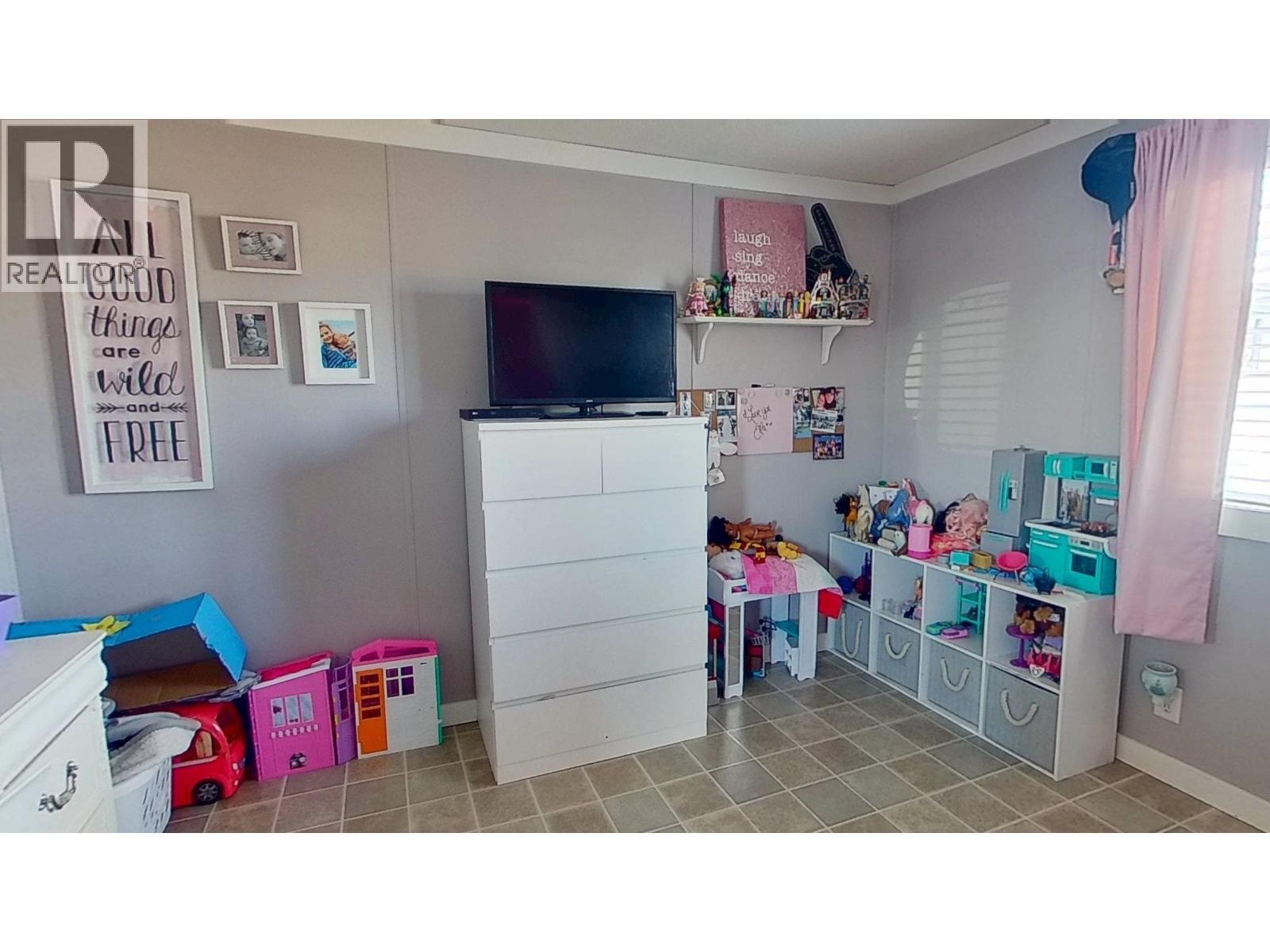 10074 99 Street, Taylor, BC - Indoor