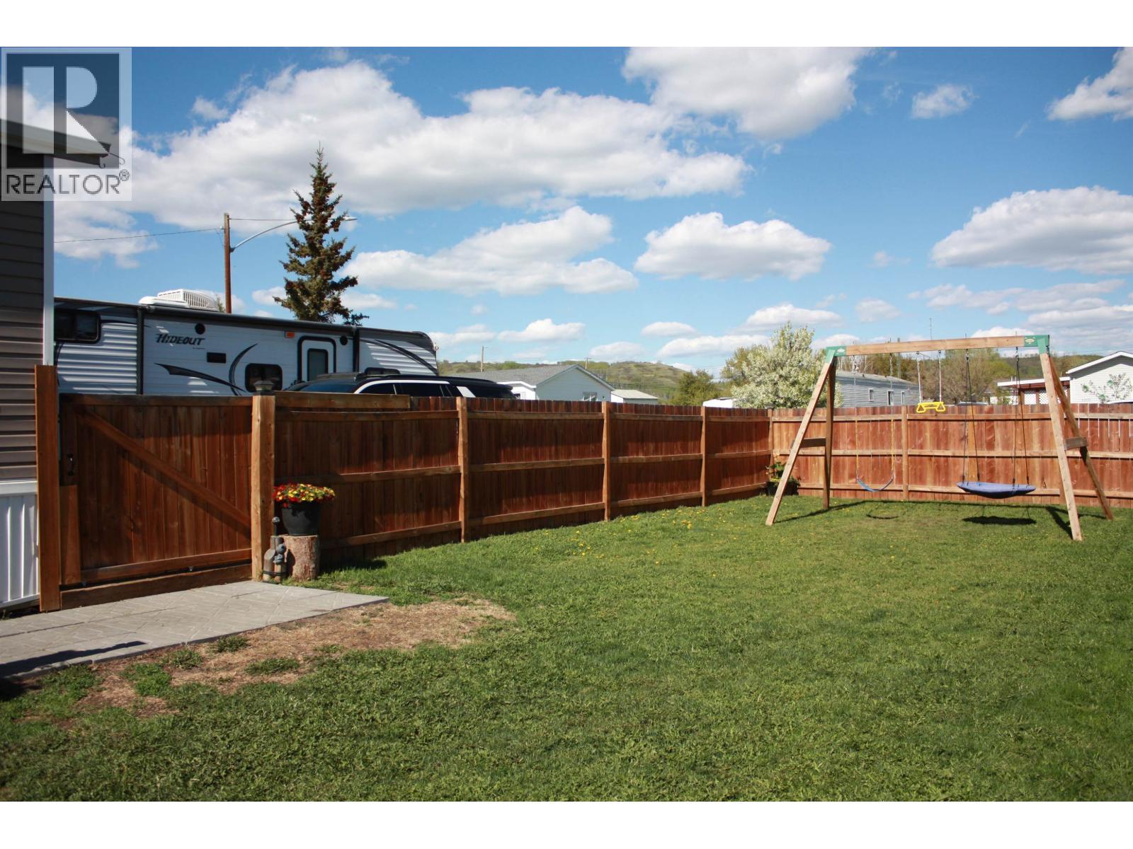10074 99 Street, Taylor, BC - Outdoor