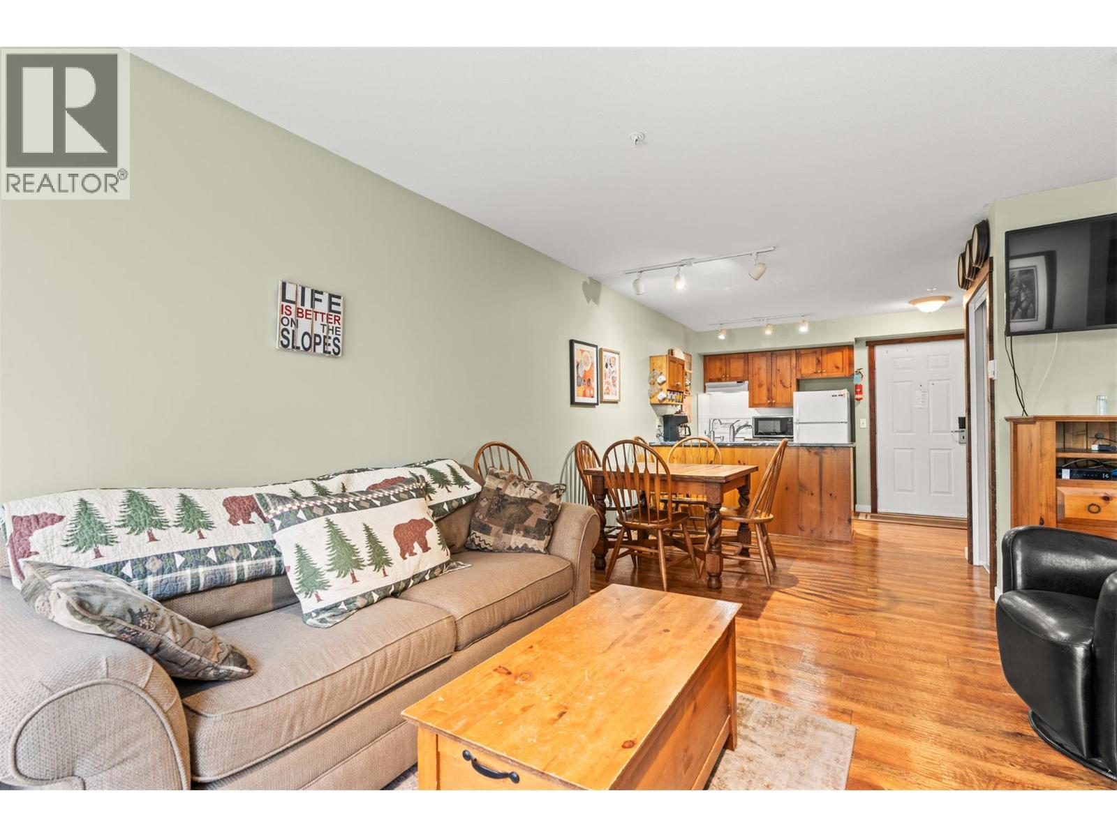 155 Silver Lode Lane Unit# 256, Vernon, BC - Indoor Photo Showing Living Room