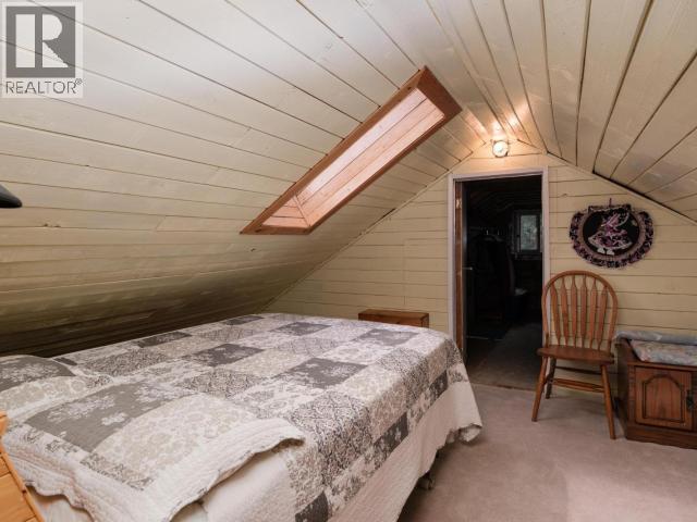 52 Lakeview Road, Whitehorse South, YT - Indoor Photo Showing Bedroom