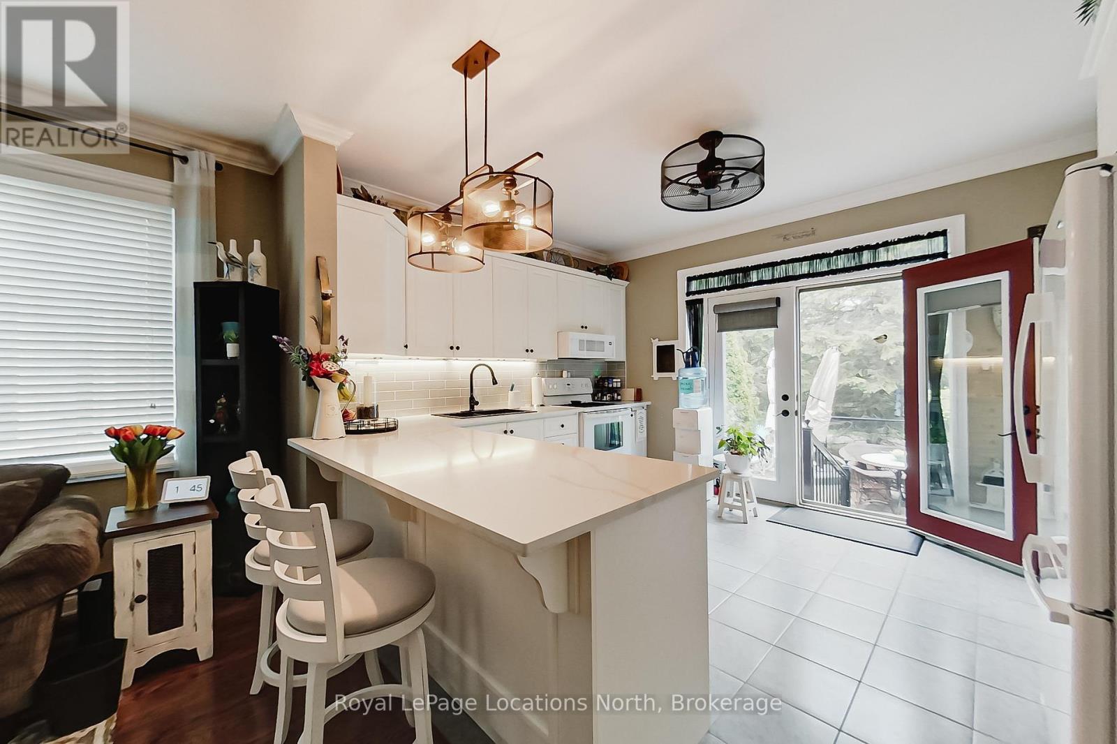 23 Covington Blue Crescent, Wasaga Beach, ON - Indoor