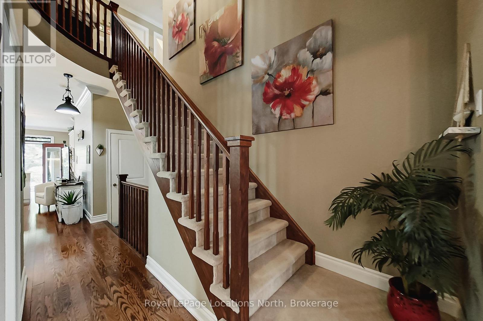 23 Covington Blue Crescent, Wasaga Beach, ON - Indoor Photo Showing Other Room