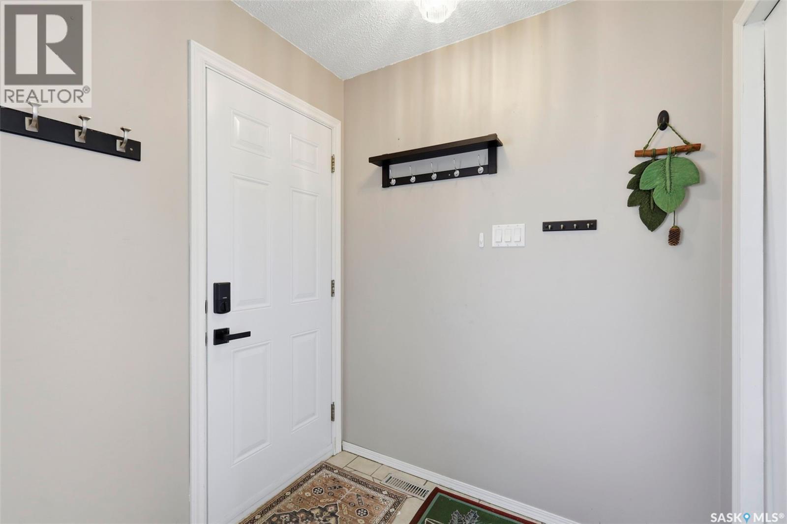 230 Konihowski Road, Saskatoon, SK - Indoor Photo Showing Other Room